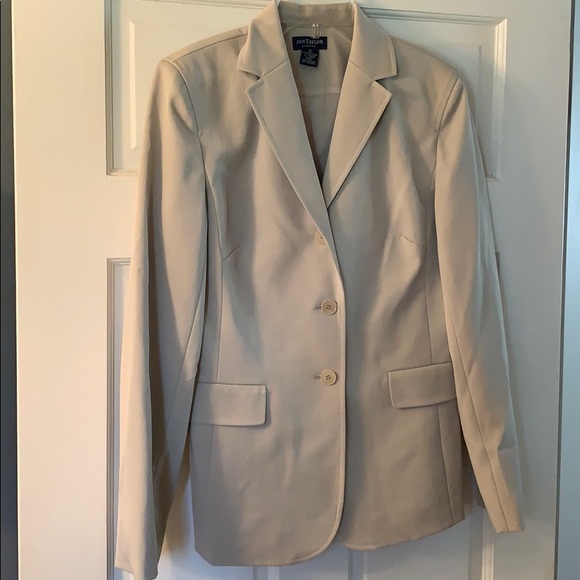 Ann Taylor Jackets & Blazers - Ann Taylor stretch blazer. Light tan. Size 4.